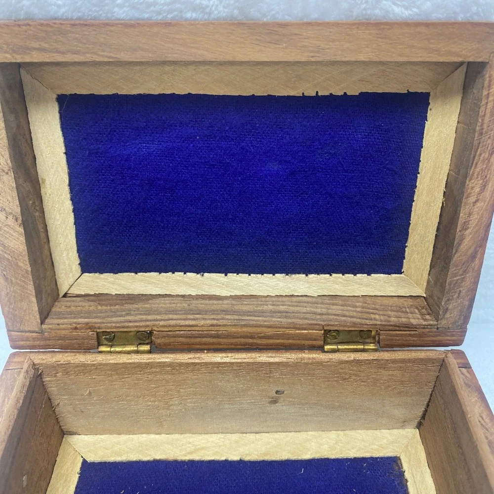 Hand‎ Carved Wooden Trinket Box Jewelry Keepsake Blue Velvet Lined